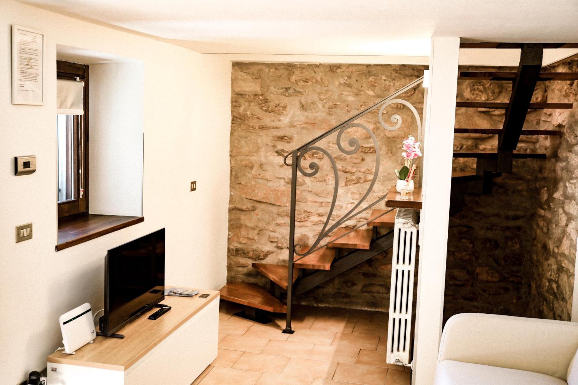 Vittoria Holiday House - Tulip Apartment And Tulip Room Stresa Ngoại thất bức ảnh